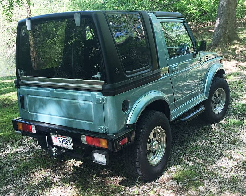 Illustration for article titled At $13,500, Could This 1988 Suzuki Samurai “Show Car” Show You a Thing or Two?